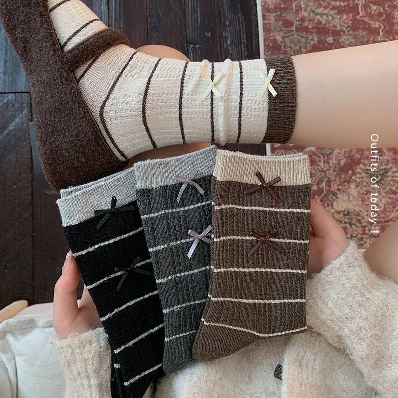 ถุงเท้าข้อกลางลายทางผูกโบว์สไต - Boot Sock Slouchy บทวิจารณ์และราคา
